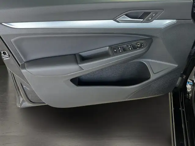 Volkswagen Golf view 5