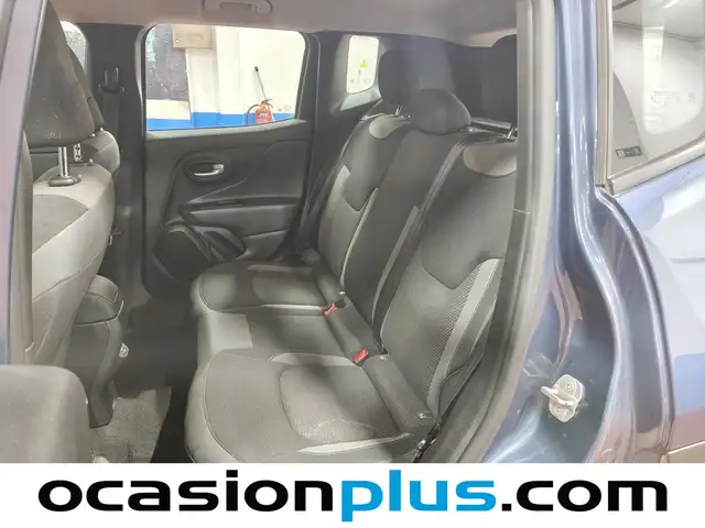 Jeep Renegade view 10