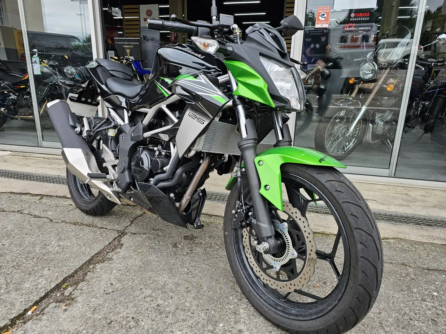 Kawasaki Z 125 Verde - 2