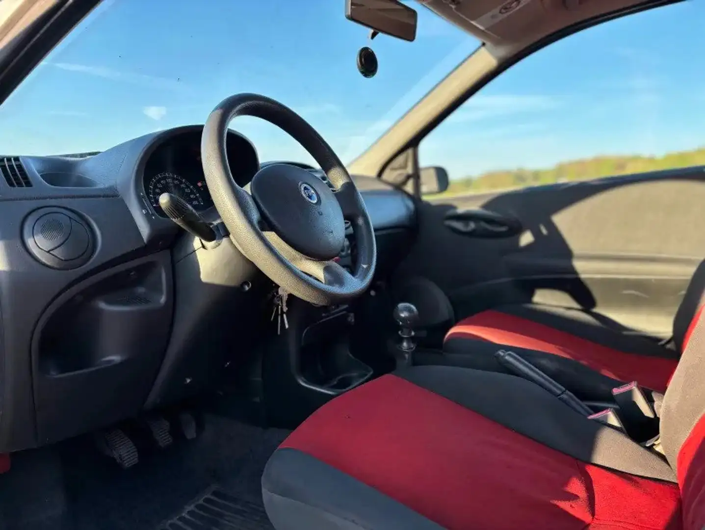 Fiat Punto 1.2i 8v Cult - 2