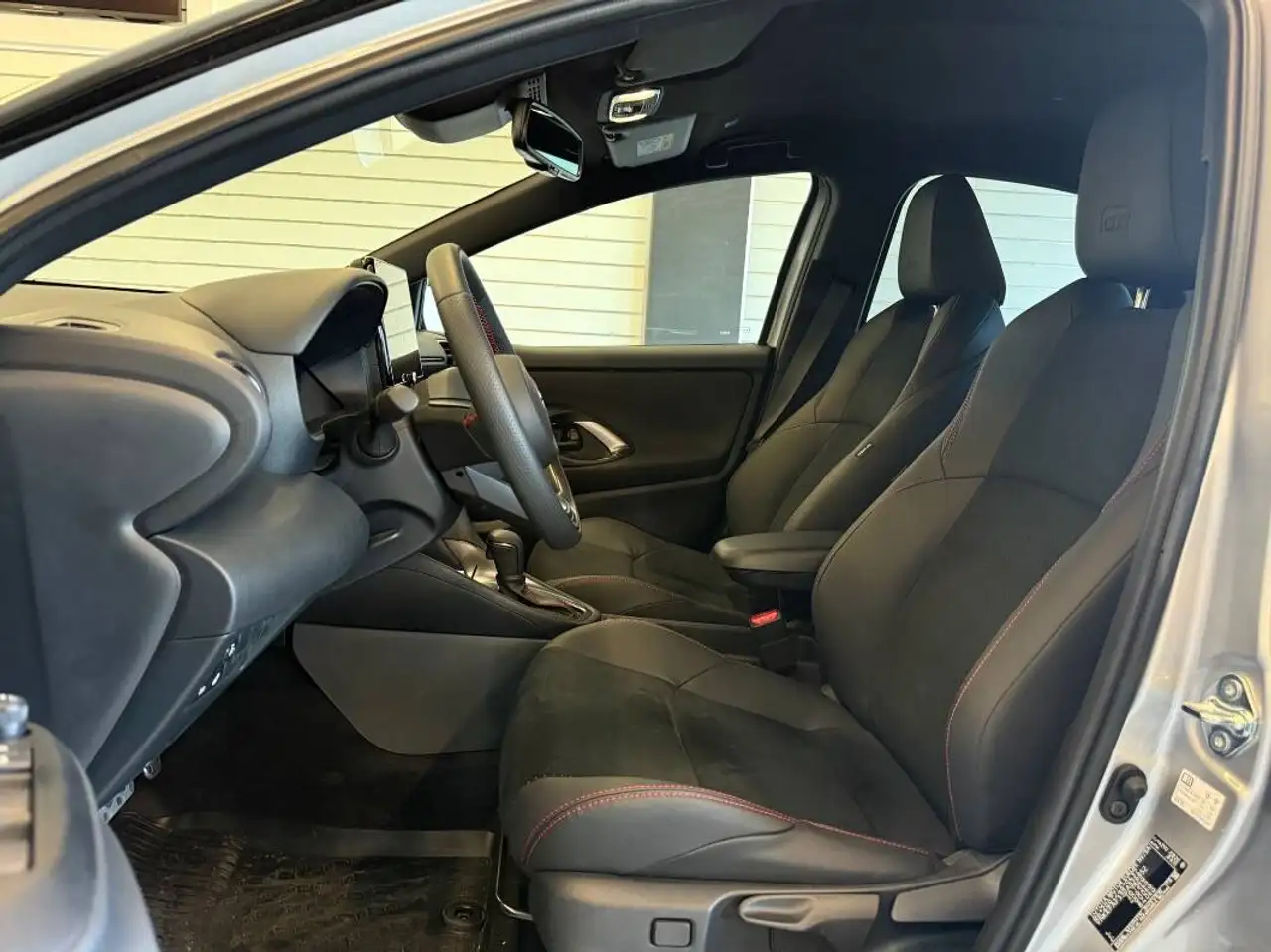 Toyota Yaris IV 2020 1.5h 130 GR Sport, миниатюра 11