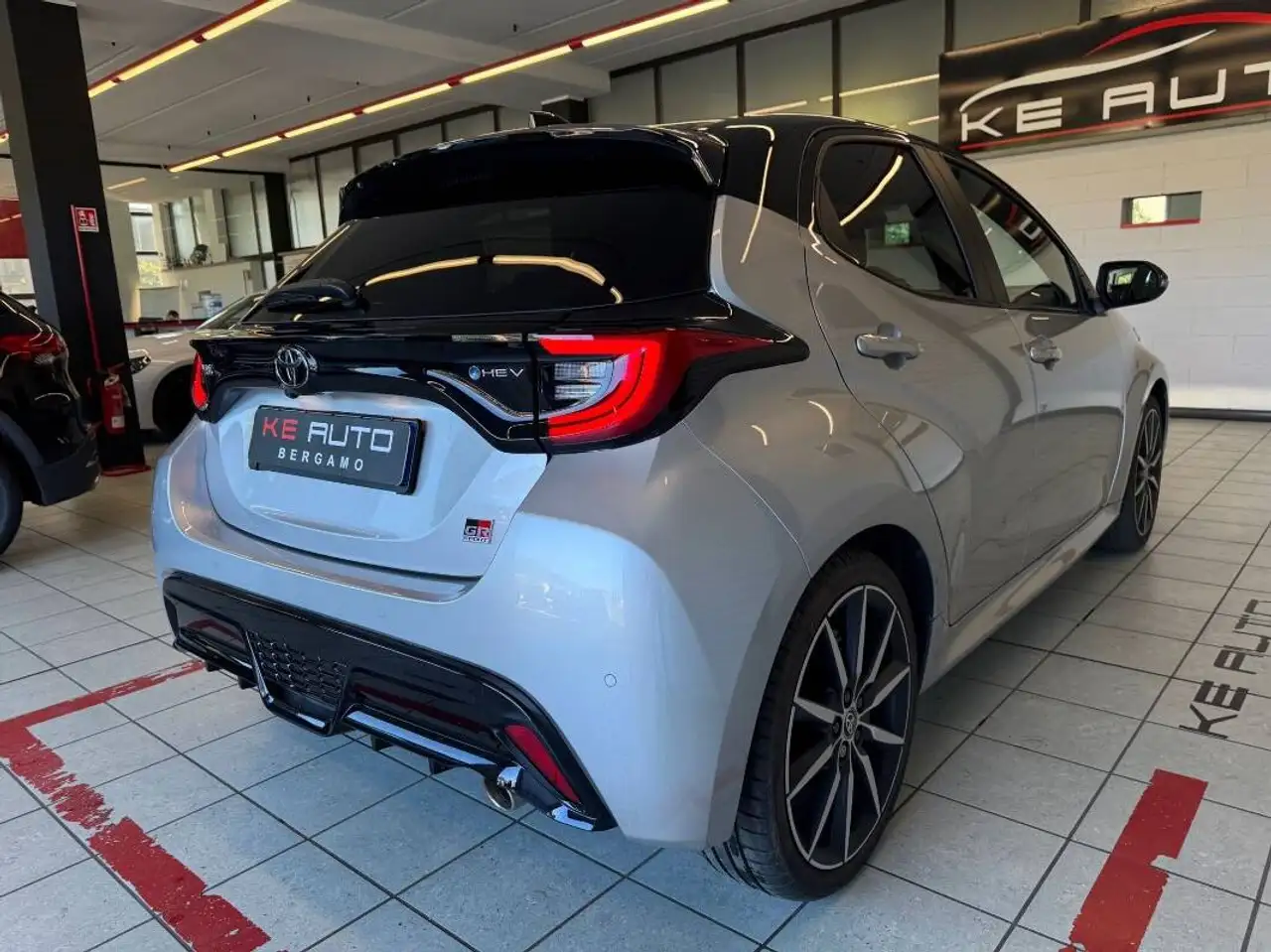 Toyota Yaris IV 2020 1.5h 130 GR Sport, миниатюра 5