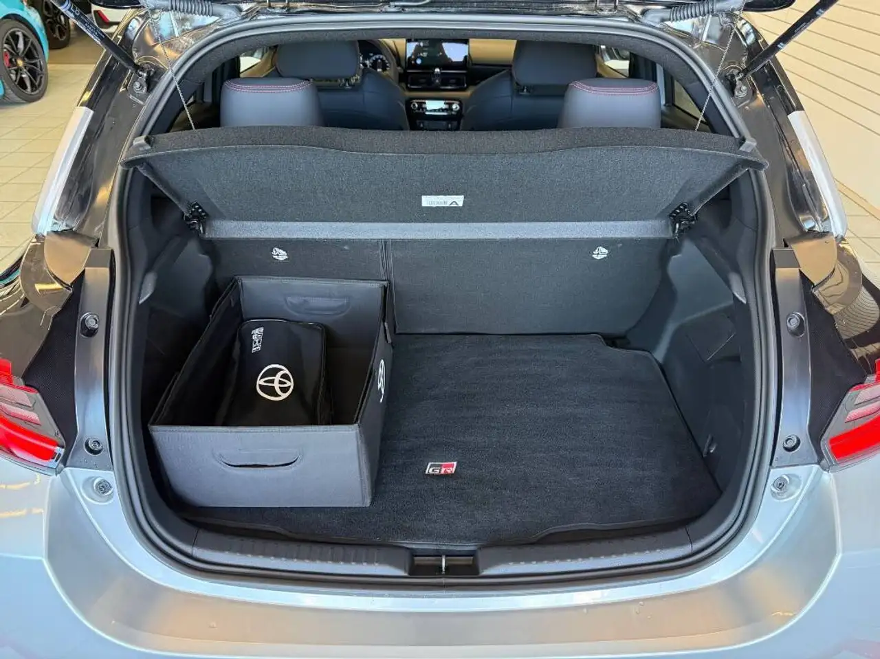 Toyota Yaris IV 2020 1.5h 130 GR Sport, миниатюра 10