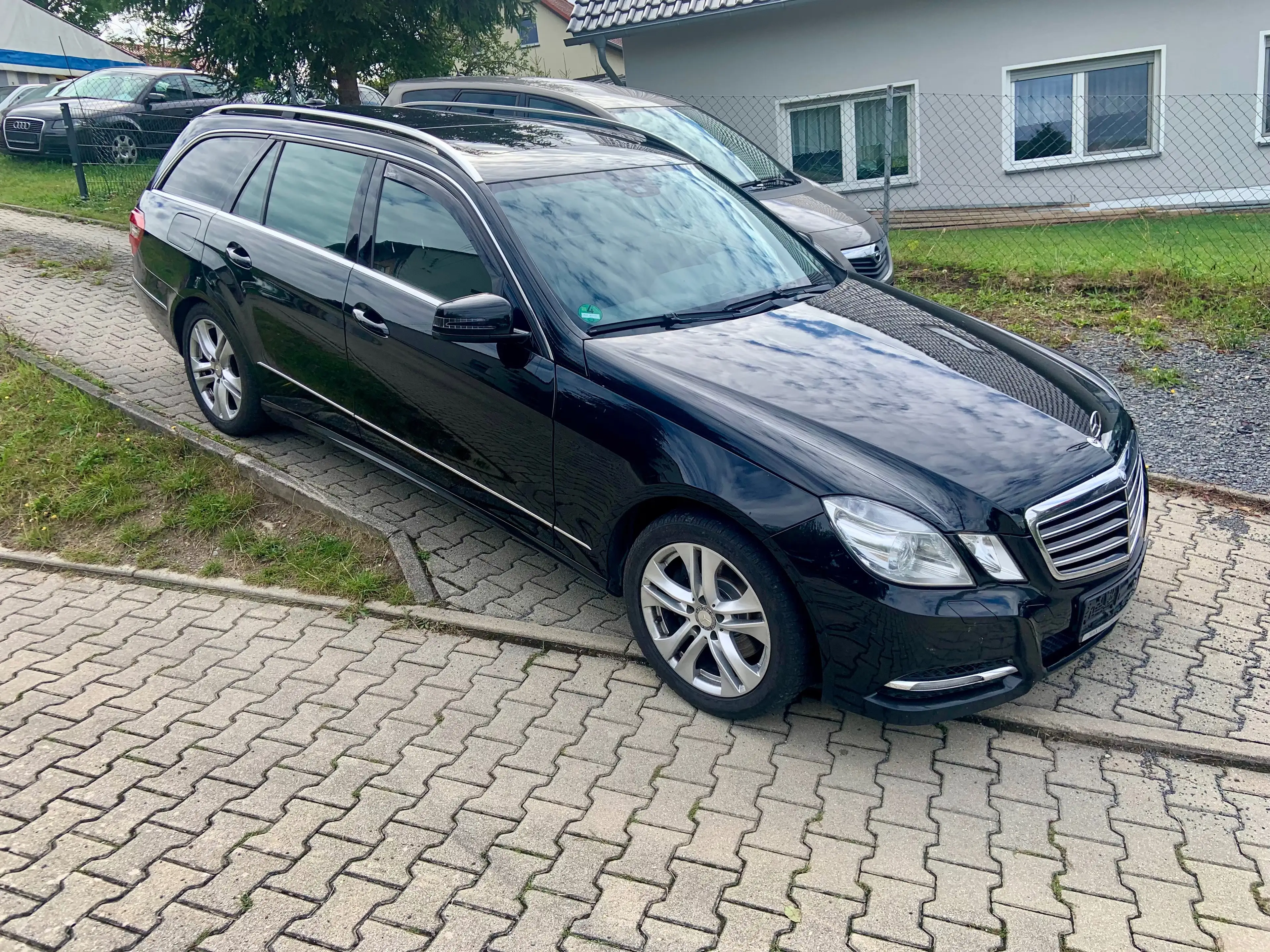 Mercedes-Benz E 350 E-Klasse T-Modell Diesel T CDI DPF 4Matic BlueEFFICIENCY 7G-TRONIC Avantgarde