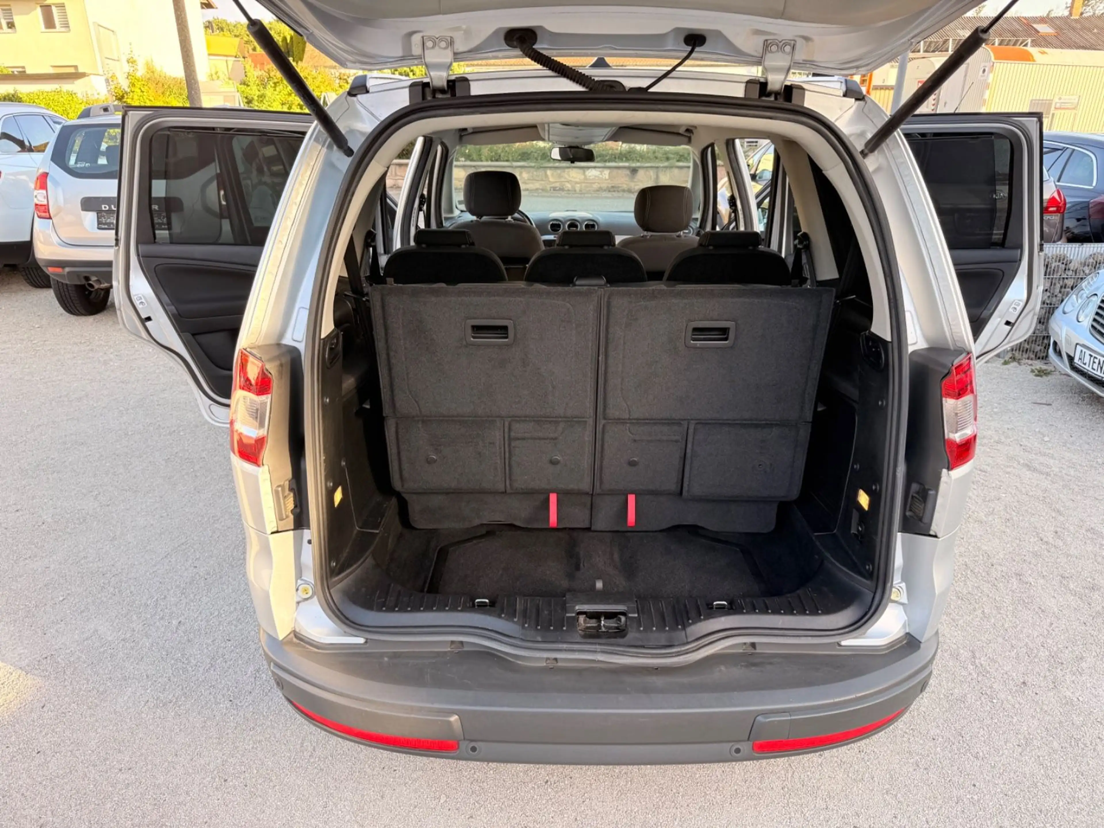Ford Galaxy Champions Edition — photo 15