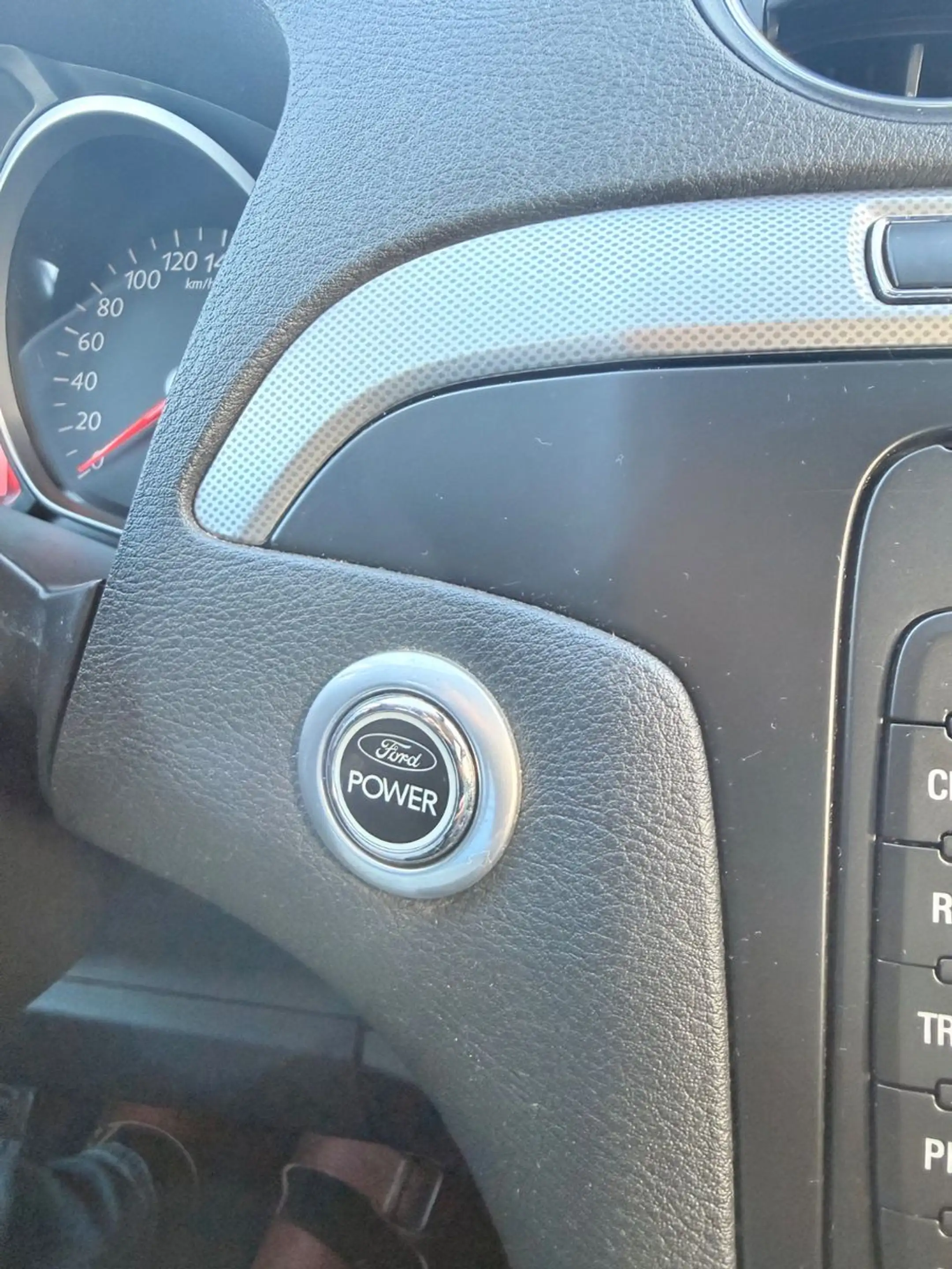 Ford Galaxy Champions Edition — photo 18