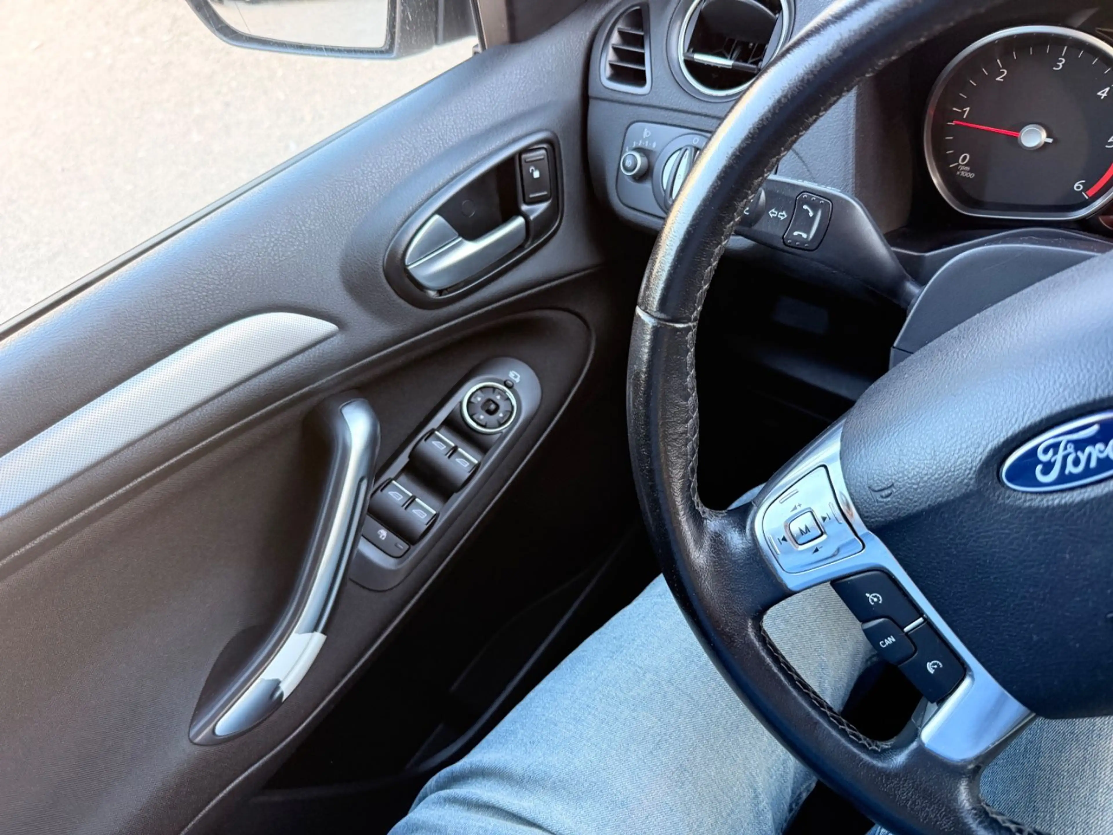 Ford Galaxy Champions Edition — photo 22