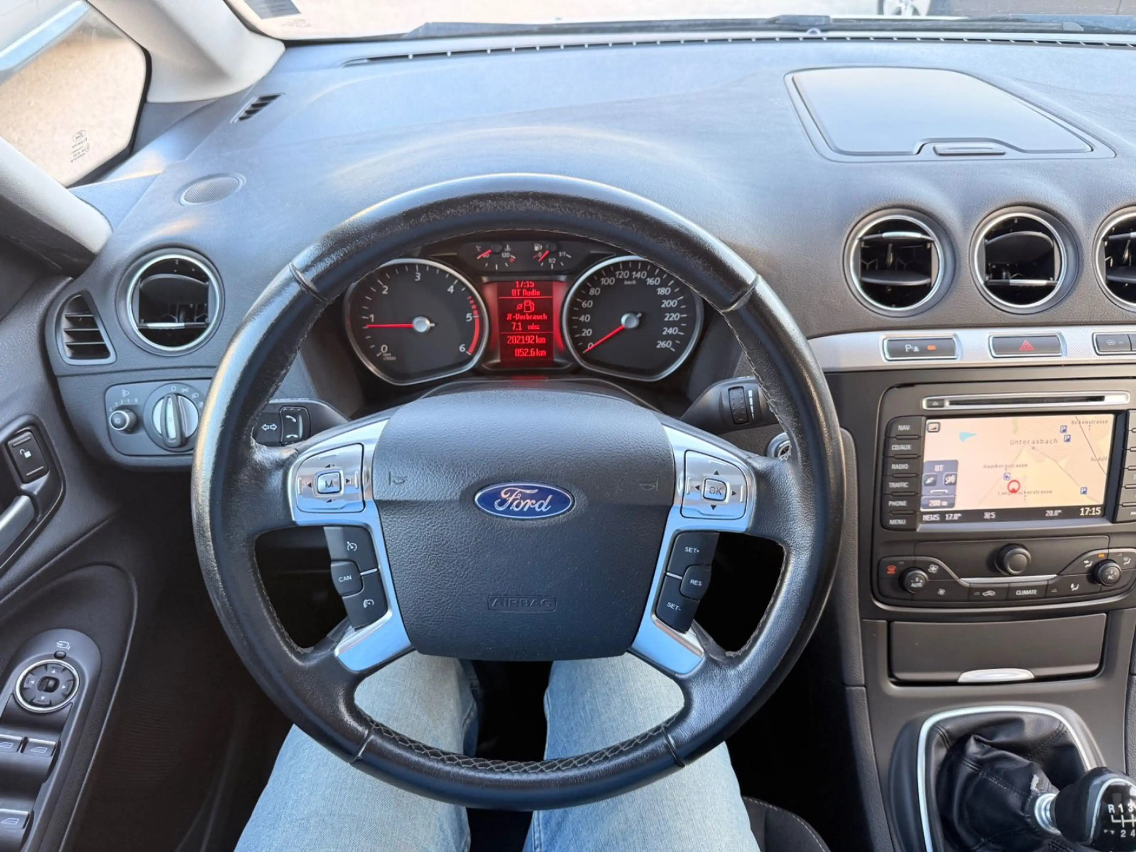 Ford Galaxy Champions Edition — photo 21