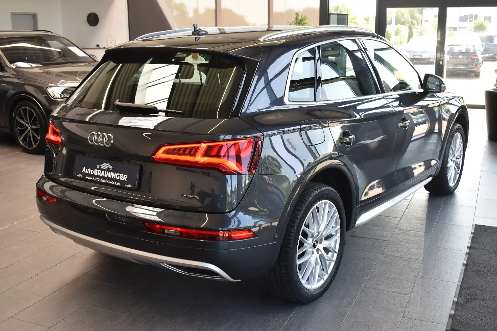 Audi Q5 40TDI Quattro S-tronic Xenon~Nav~Virtual~360° Grau - 2