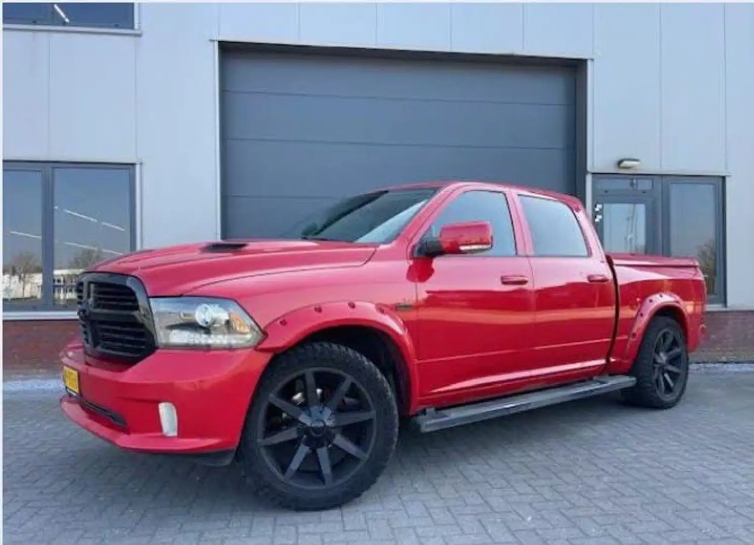 Dodge RAM RAM 5.7 V8 QC 6'4 Wide Body Red Sport Edition Rood - 1