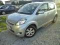 Daihatsu Sirion 1.0i /m.TÜV/ met+4 FH+Klima+ABS/org km/m.Unfall Silber - thumbnail 2