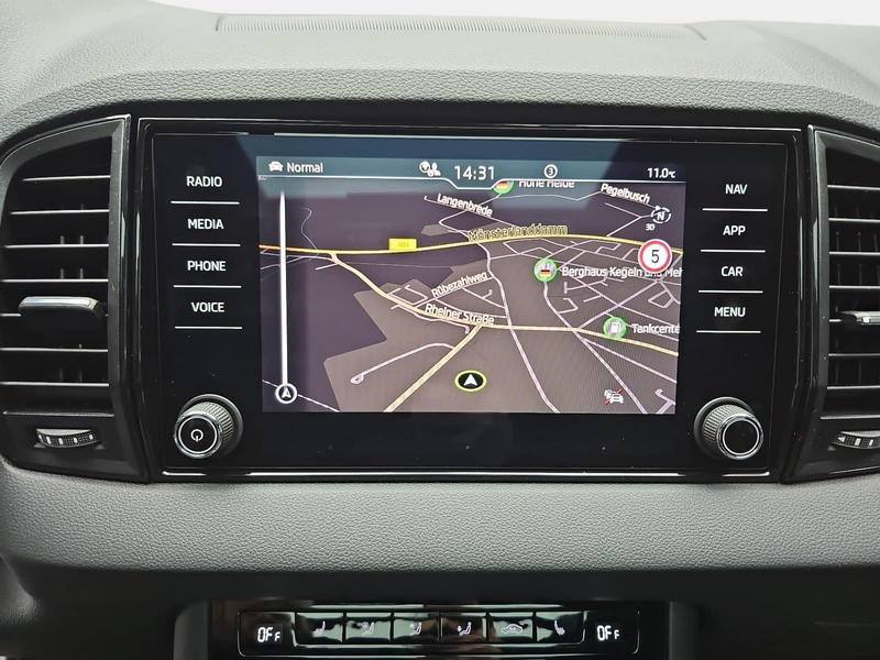 Skoda Karoq KAROQ 1.5 TSI DSG SPORTLINE NAVI LED-MATRIX PANO C — photo 10