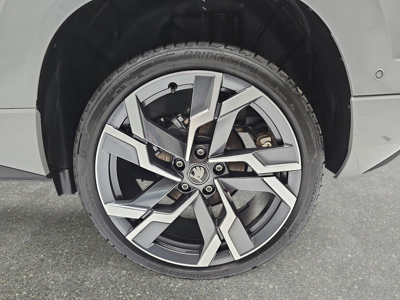 Skoda Karoq KAROQ 1.5 TSI DSG SPORTLINE NAVI LED-MATRIX PANO C — photo 7