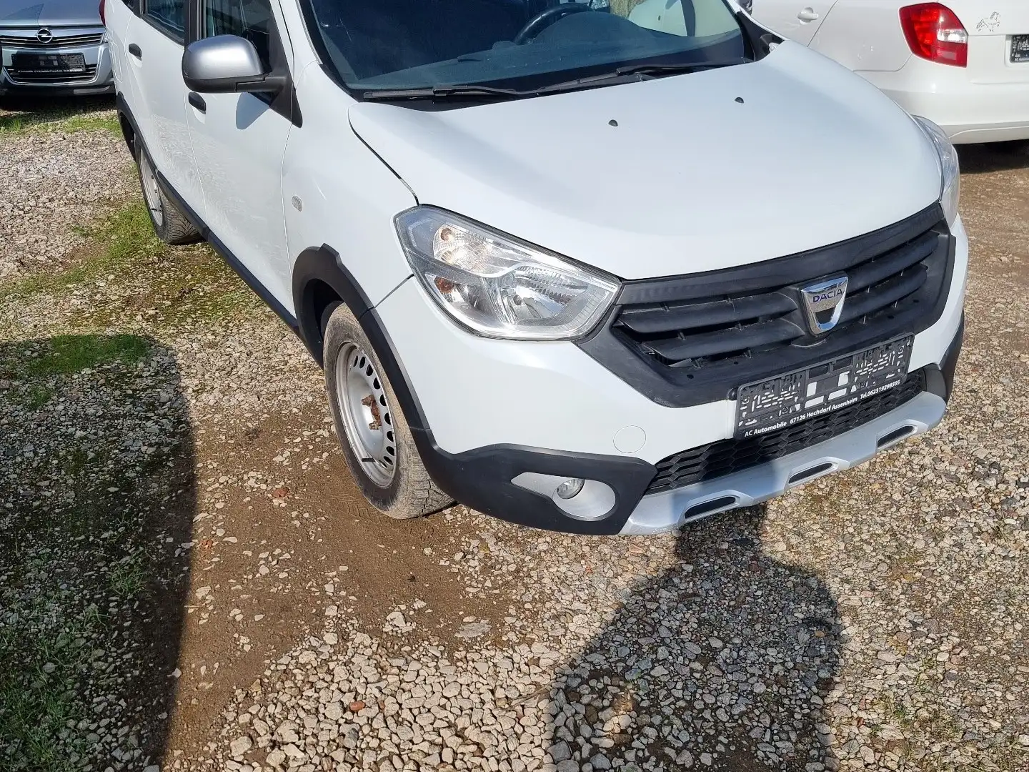 Dacia Lodgy TCe 115, Navi,Klima, 7 Sitze, Euro 6 Weiß - 2