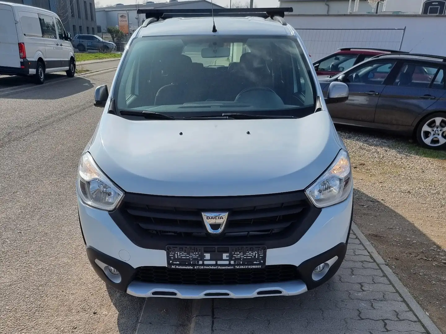 Dacia Lodgy TCe 115, Navi,Klima, 7 Sitze, Euro 6 Weiß - 1