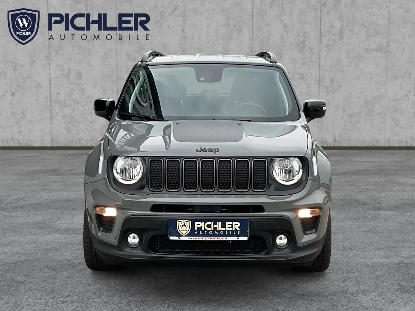 Jeep Renegade 1,3 MultiAir T4 FWD 6DDCT 150 L Grau - 2