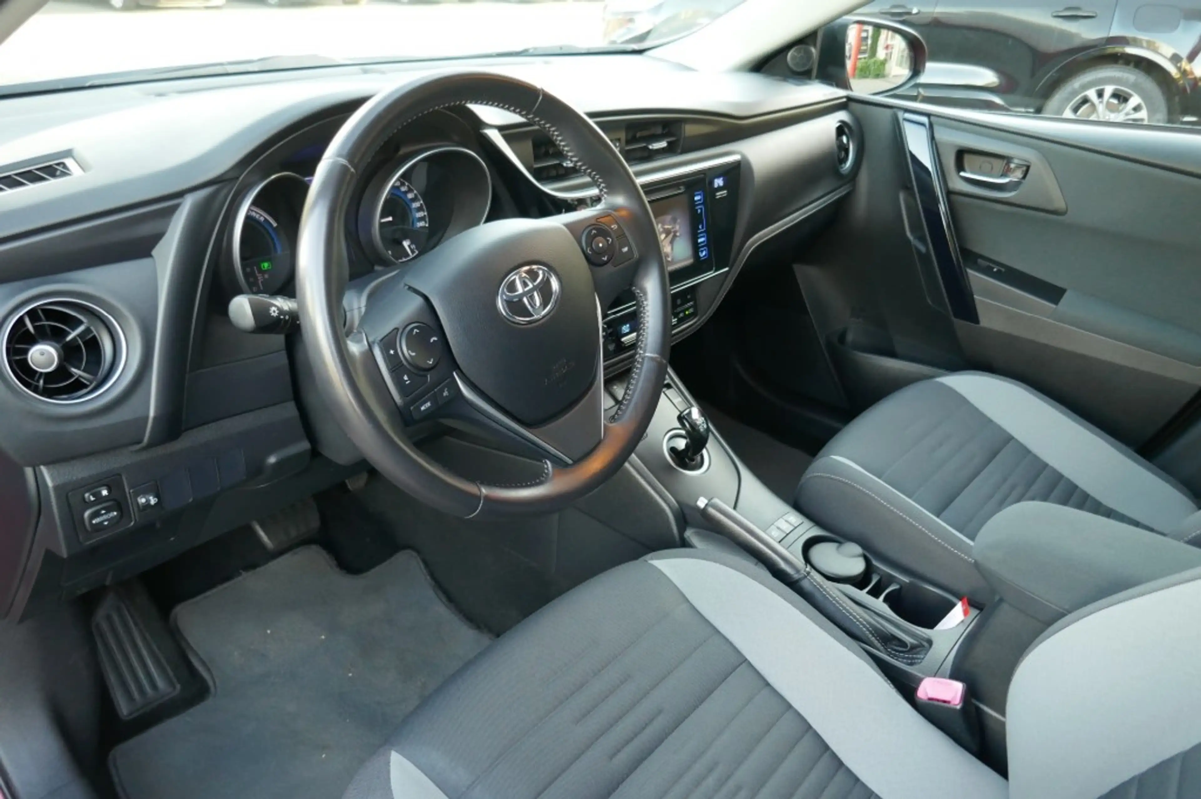 Toyota Auris 1.8 HYBRID DYNAMIC AUTOMAAT  CAMERA/PANORAMADAK/NA — photo 18