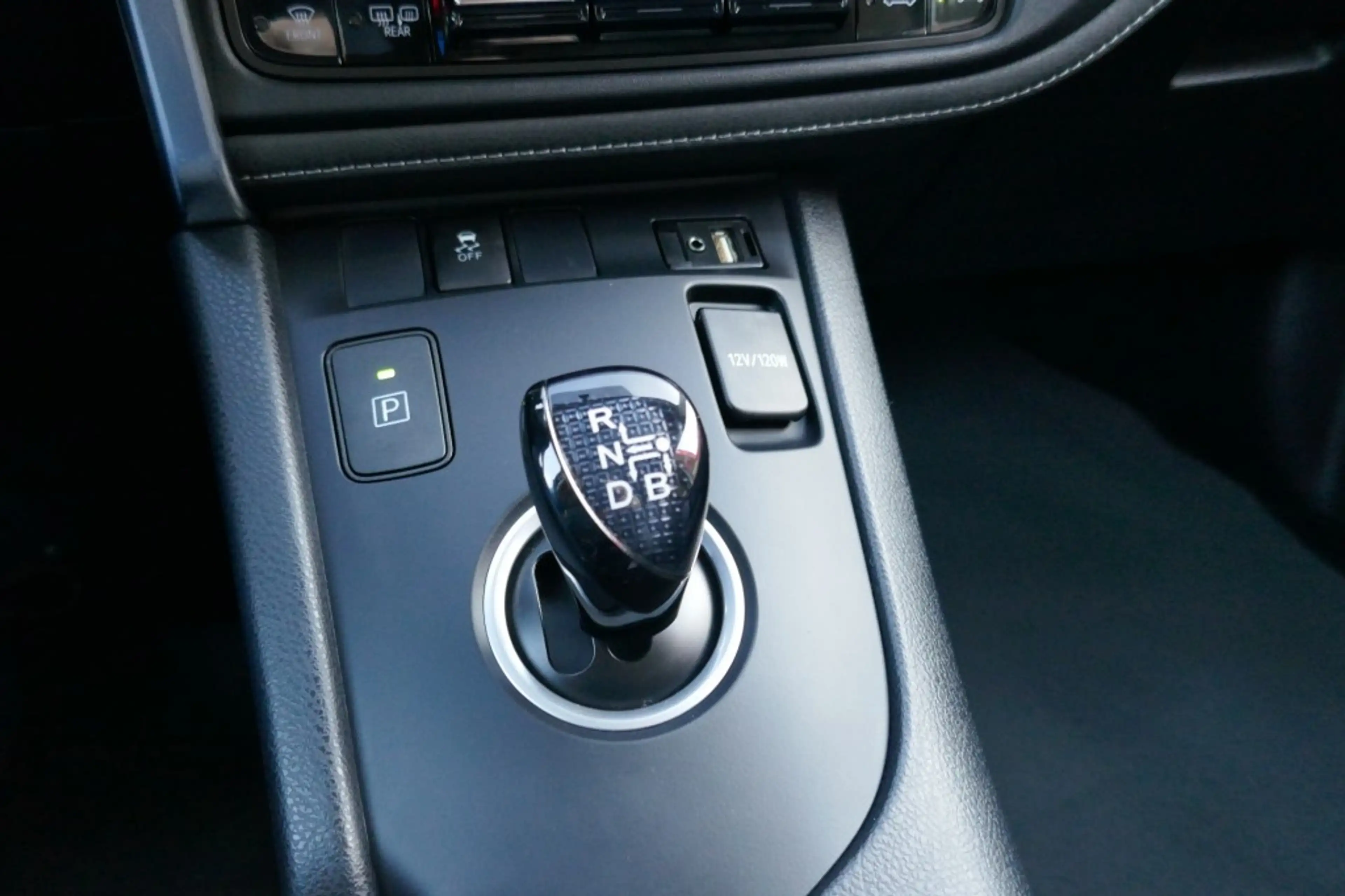 Toyota Auris 1.8 HYBRID DYNAMIC AUTOMAAT  CAMERA/PANORAMADAK/NA — photo 31