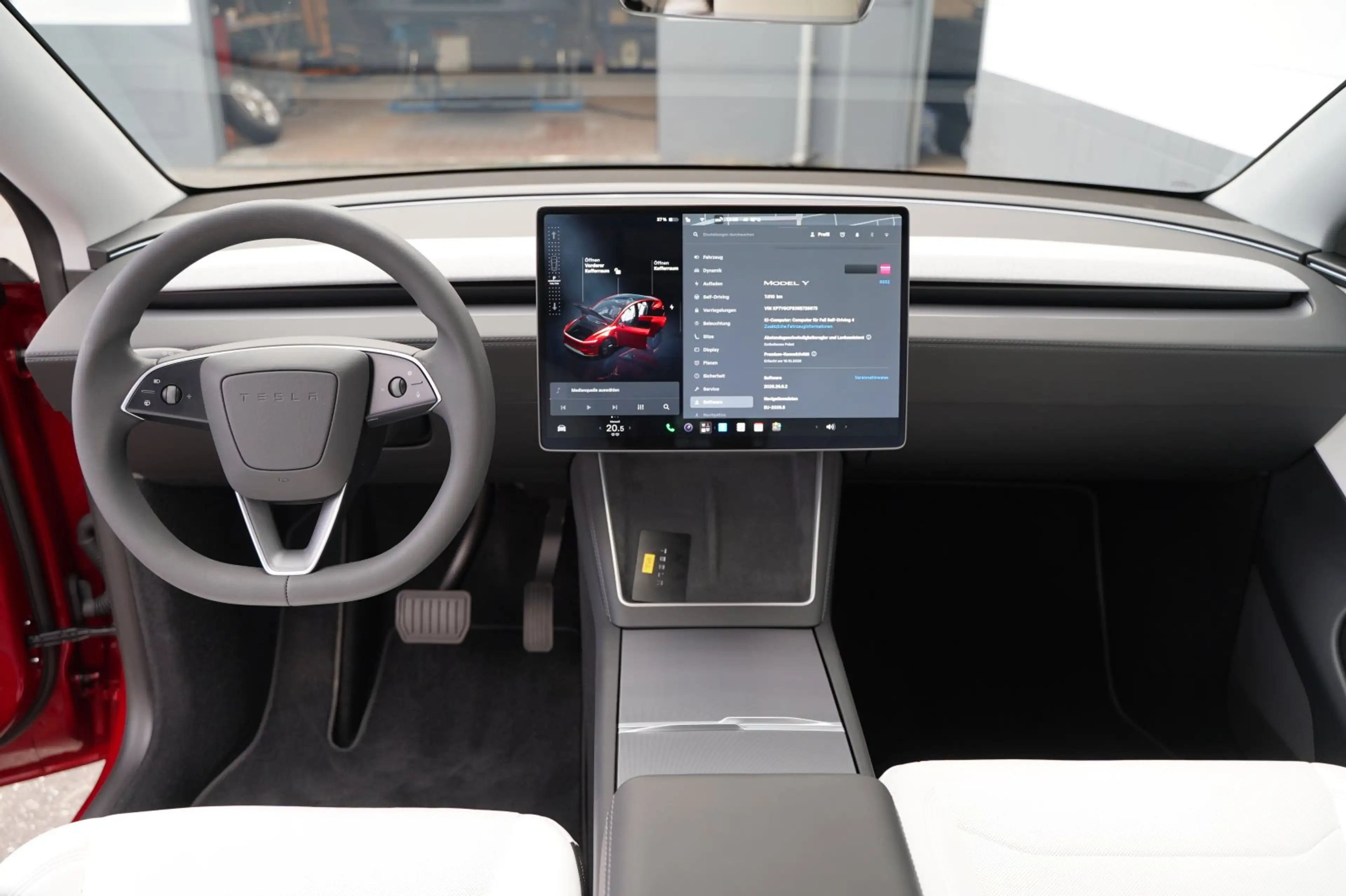Tesla Model Y Hinterradantrieb Premium *innen weiß* — photo 2