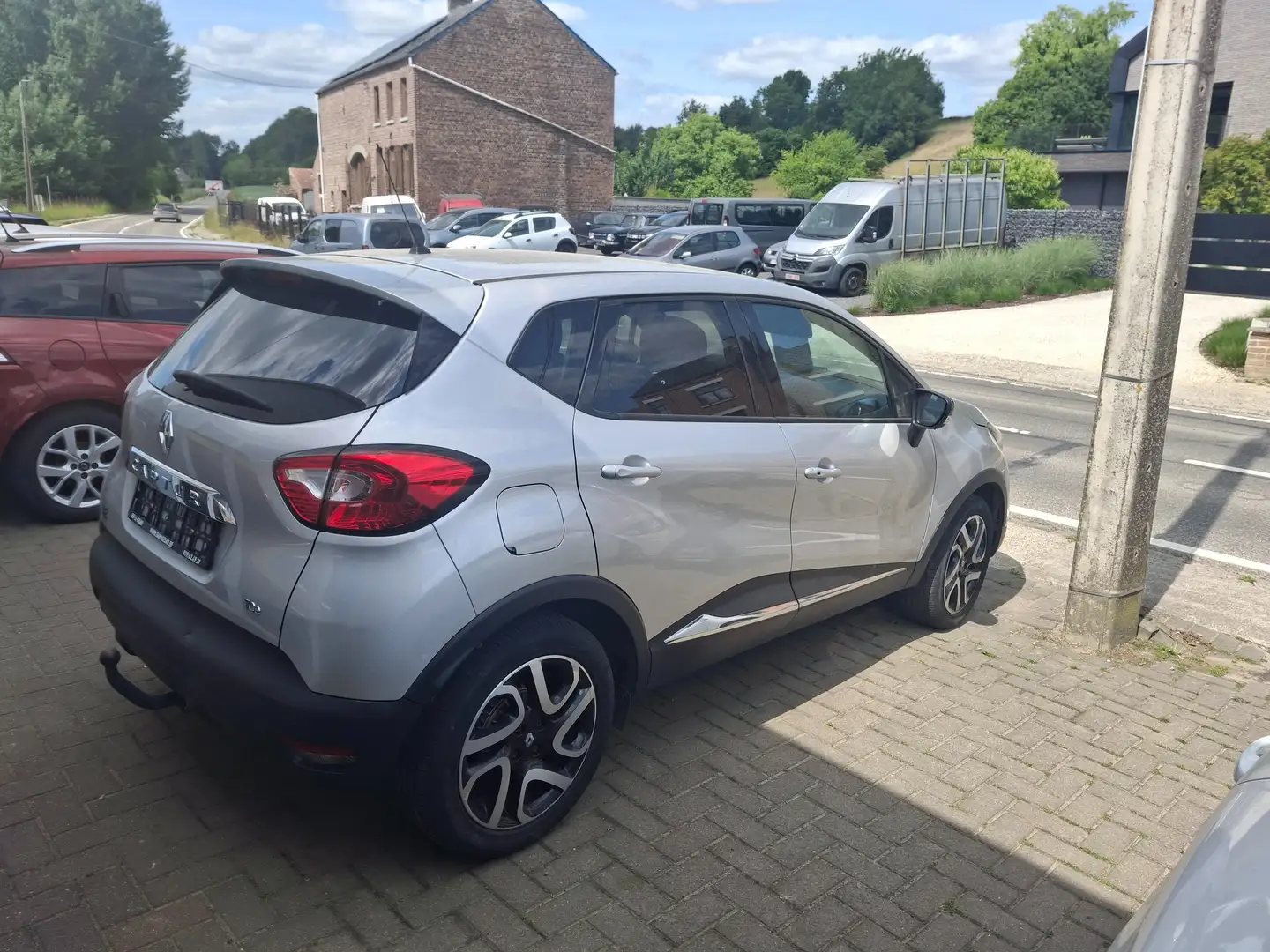 Renault Captur 0.9 TCe Energy Intens Grijs - 2