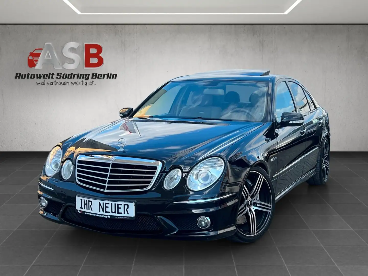 Mercedes-Benz E 63 AMG Lim. Schiebedach*Leder*Comand*Xenon* Negru - 1