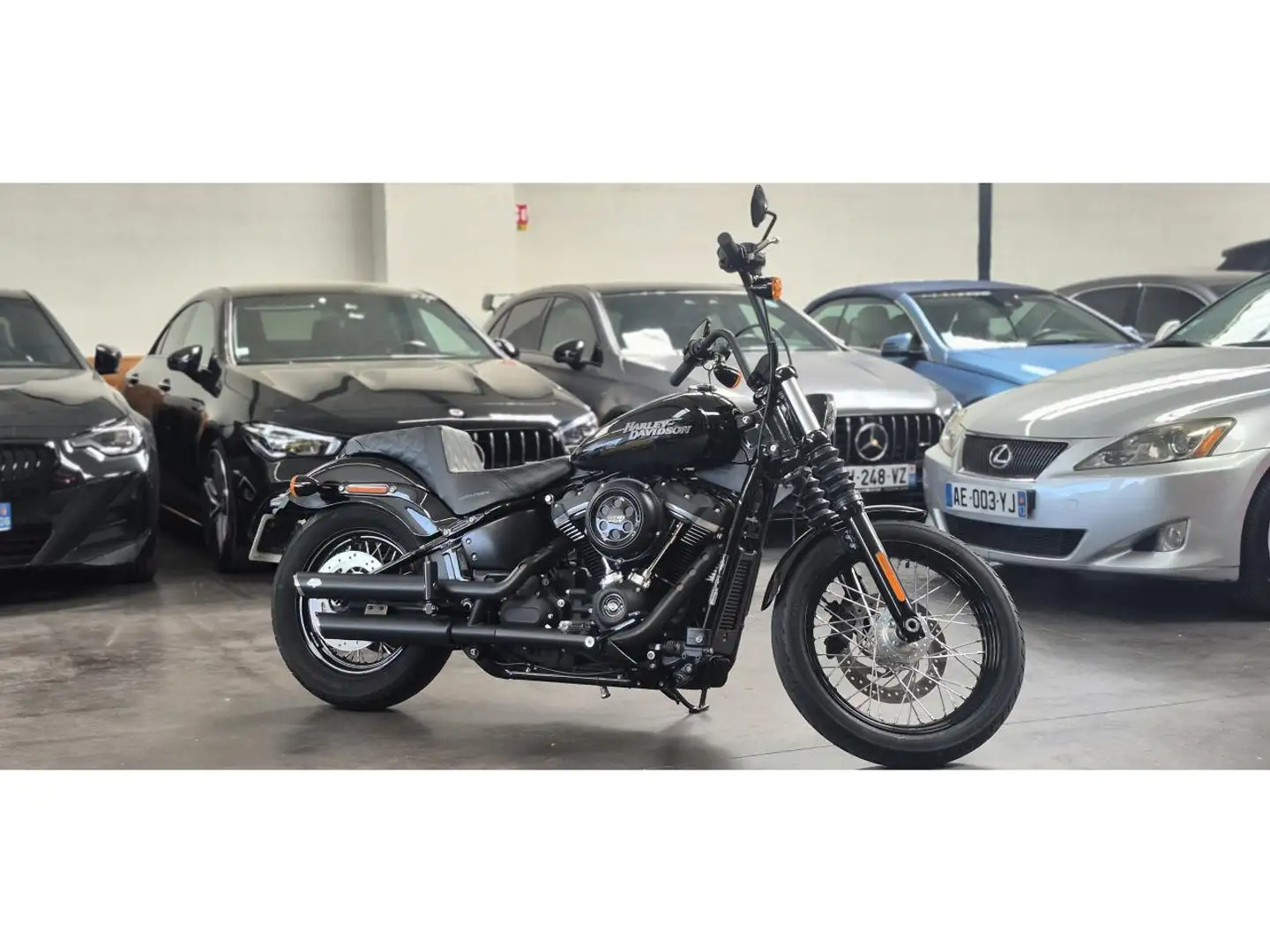 Harley-Davidson Street Bob 107 1745CC / HISTORIQUE DISPONIBLE / PARFAIT ETAT  Noir - 2