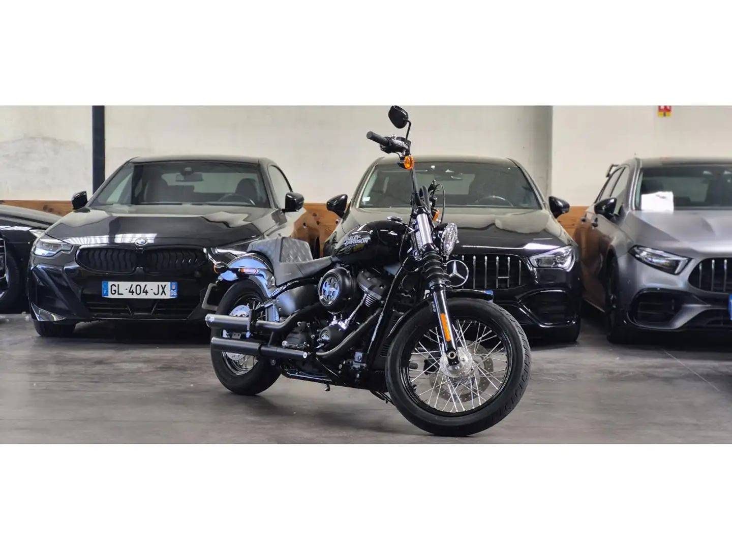 Harley-Davidson Street Bob 107 1745CC / HISTORIQUE DISPONIBLE / PARFAIT ETAT  Noir - 1