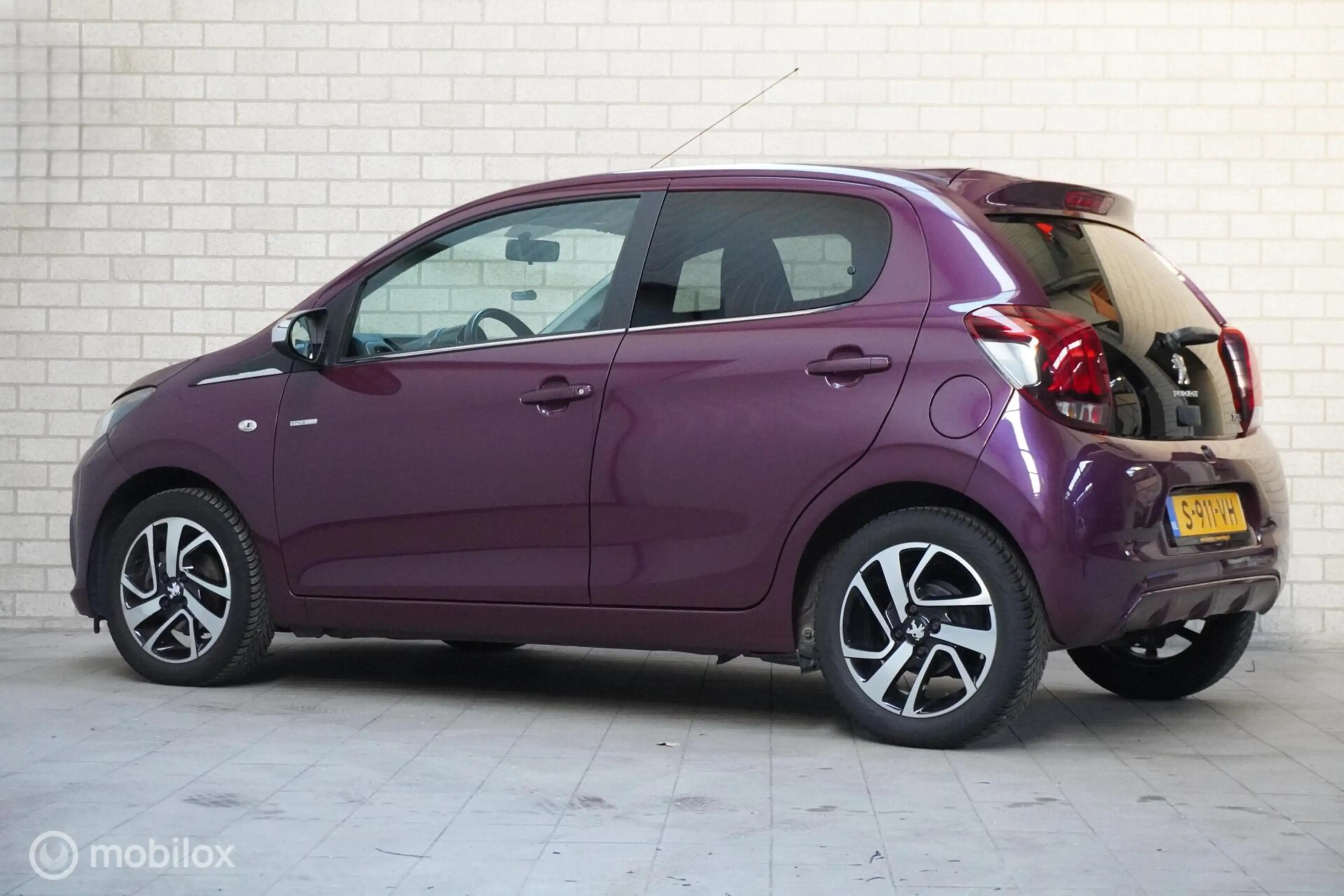 Peugeot 108 1.0 e-VTi Allure — photo 3