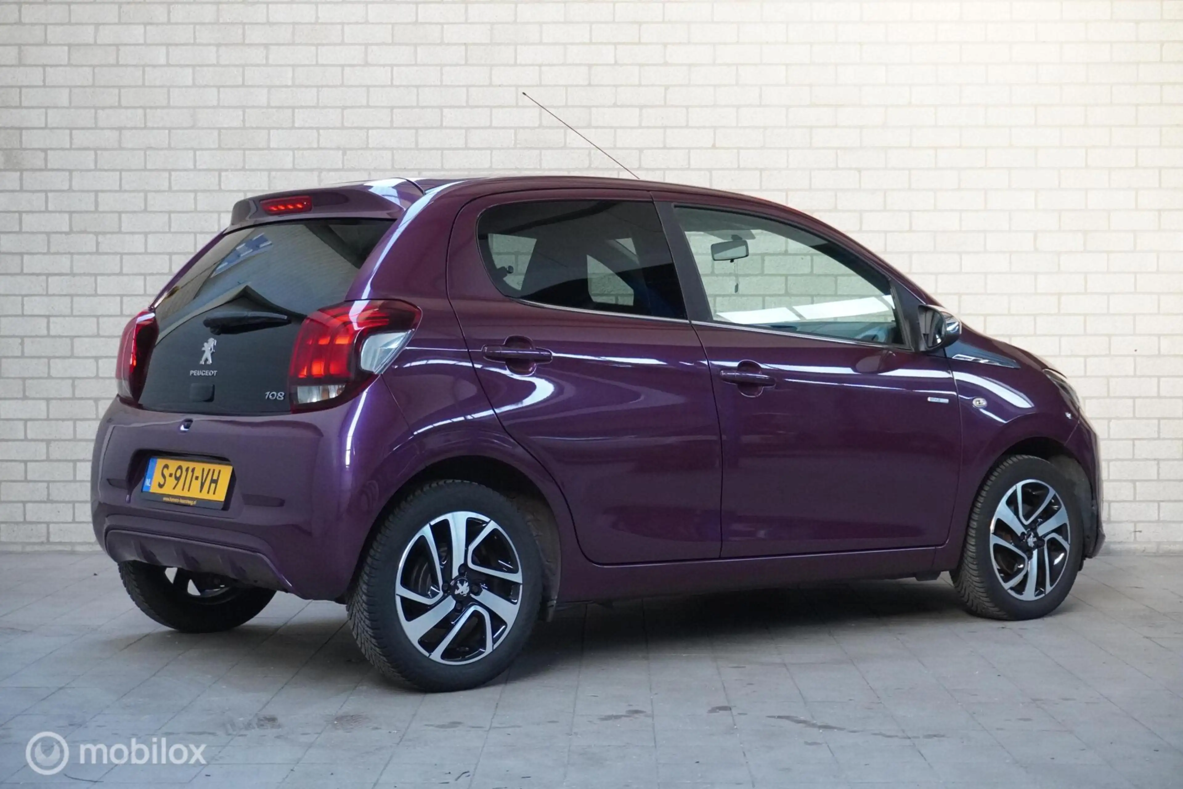 Peugeot 108 1.0 e-VTi Allure — photo 4