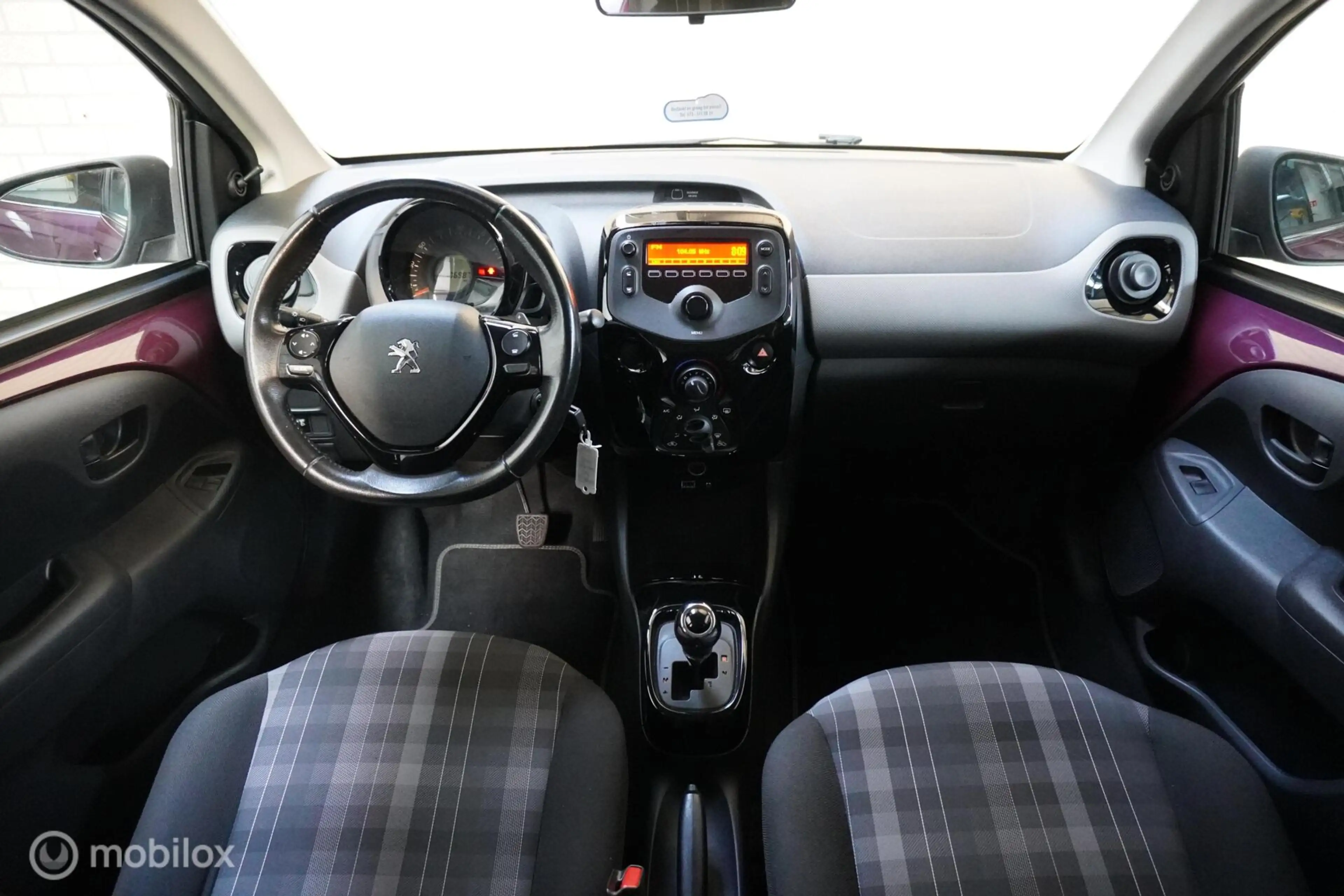 Peugeot 108 1.0 e-VTi Allure — photo 8