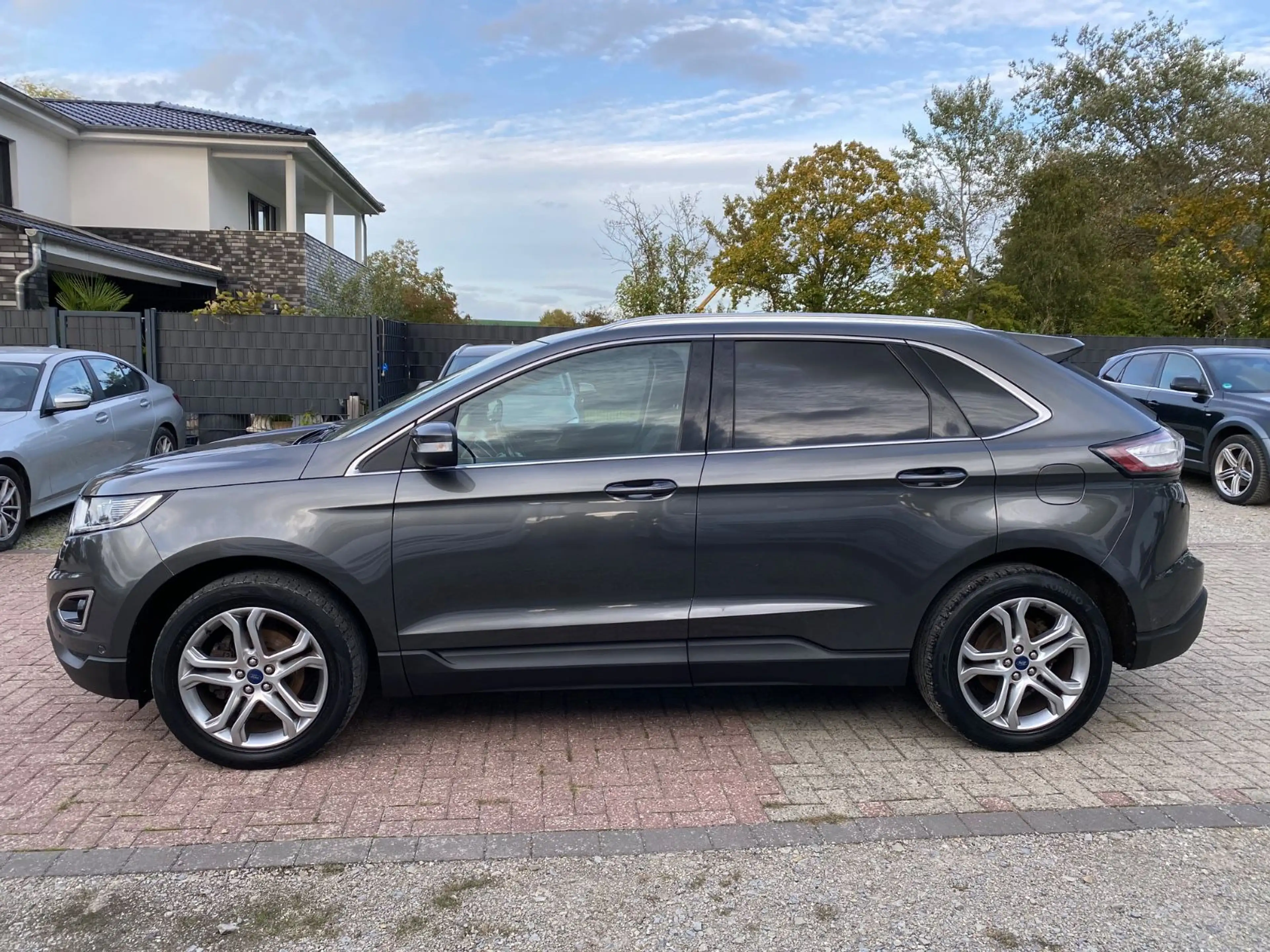 Ford Edge Titanium 4x4 — photo 4
