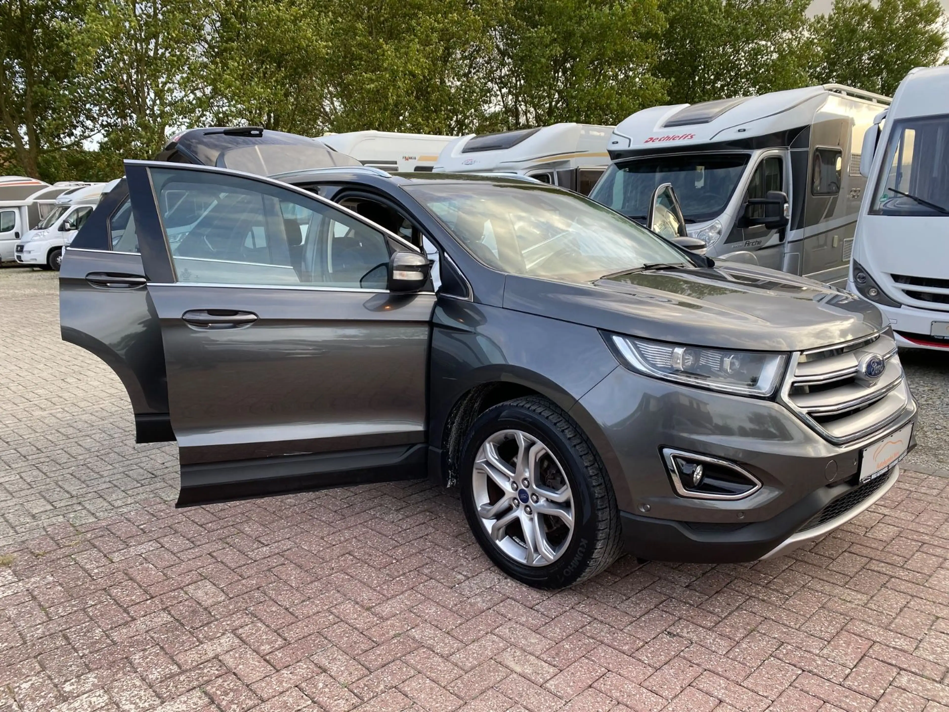 Ford Edge Titanium 4x4 — photo 15