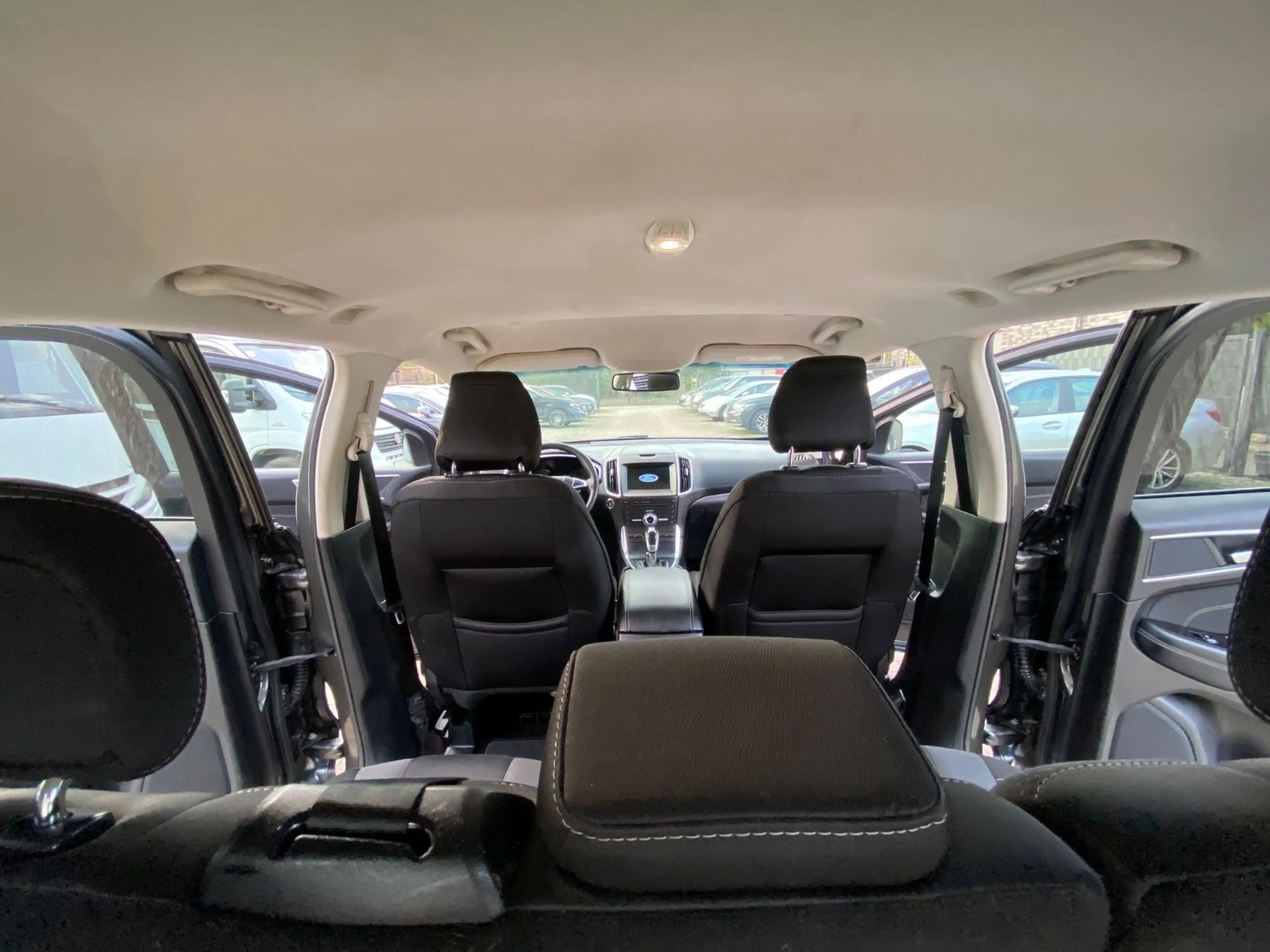 Ford Edge Titanium 4x4 — photo 12