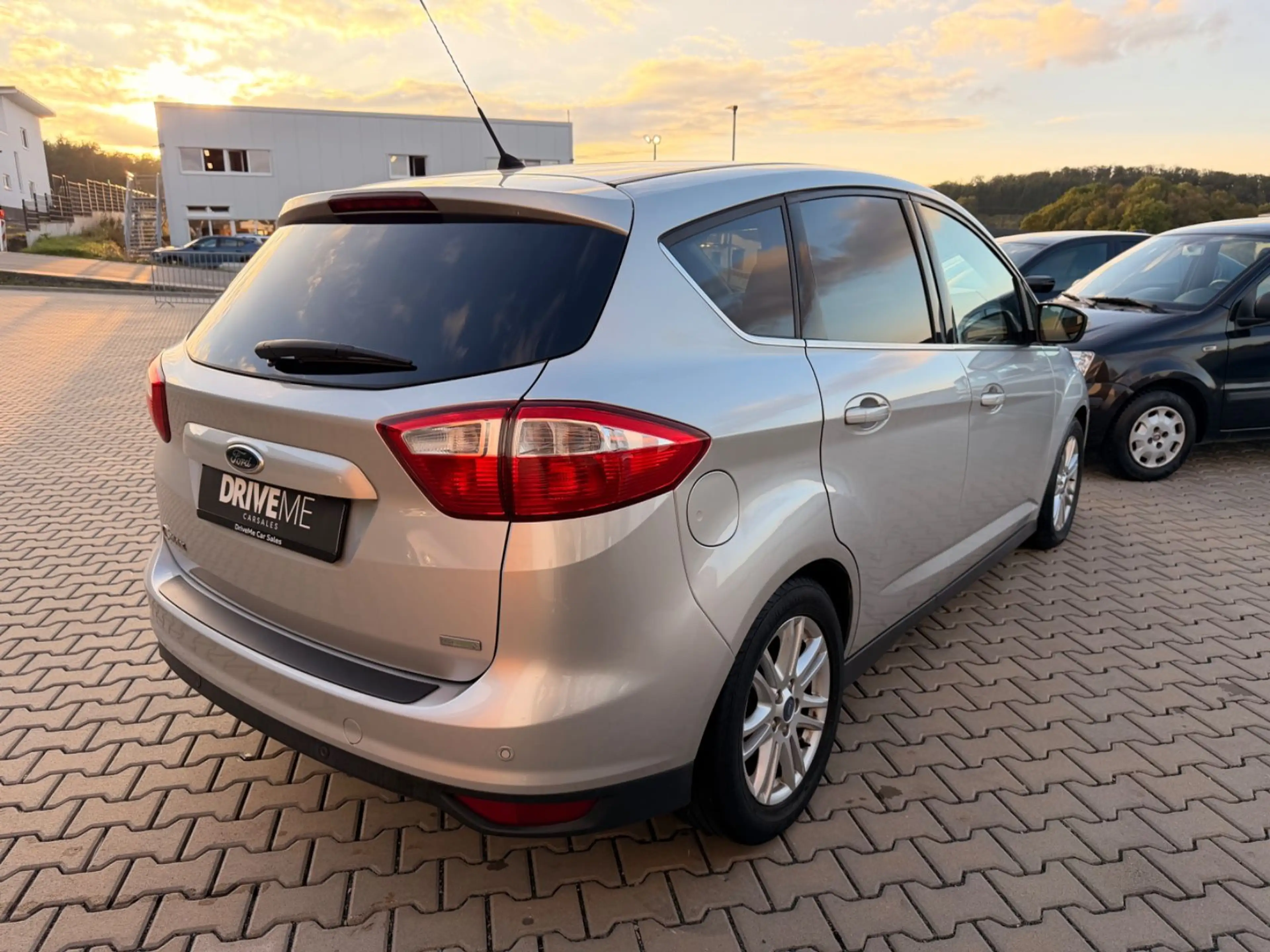 Ford C-Max Titanium PANO NAVI KAMERA KEYLESS TEMPOMAT — photo 6