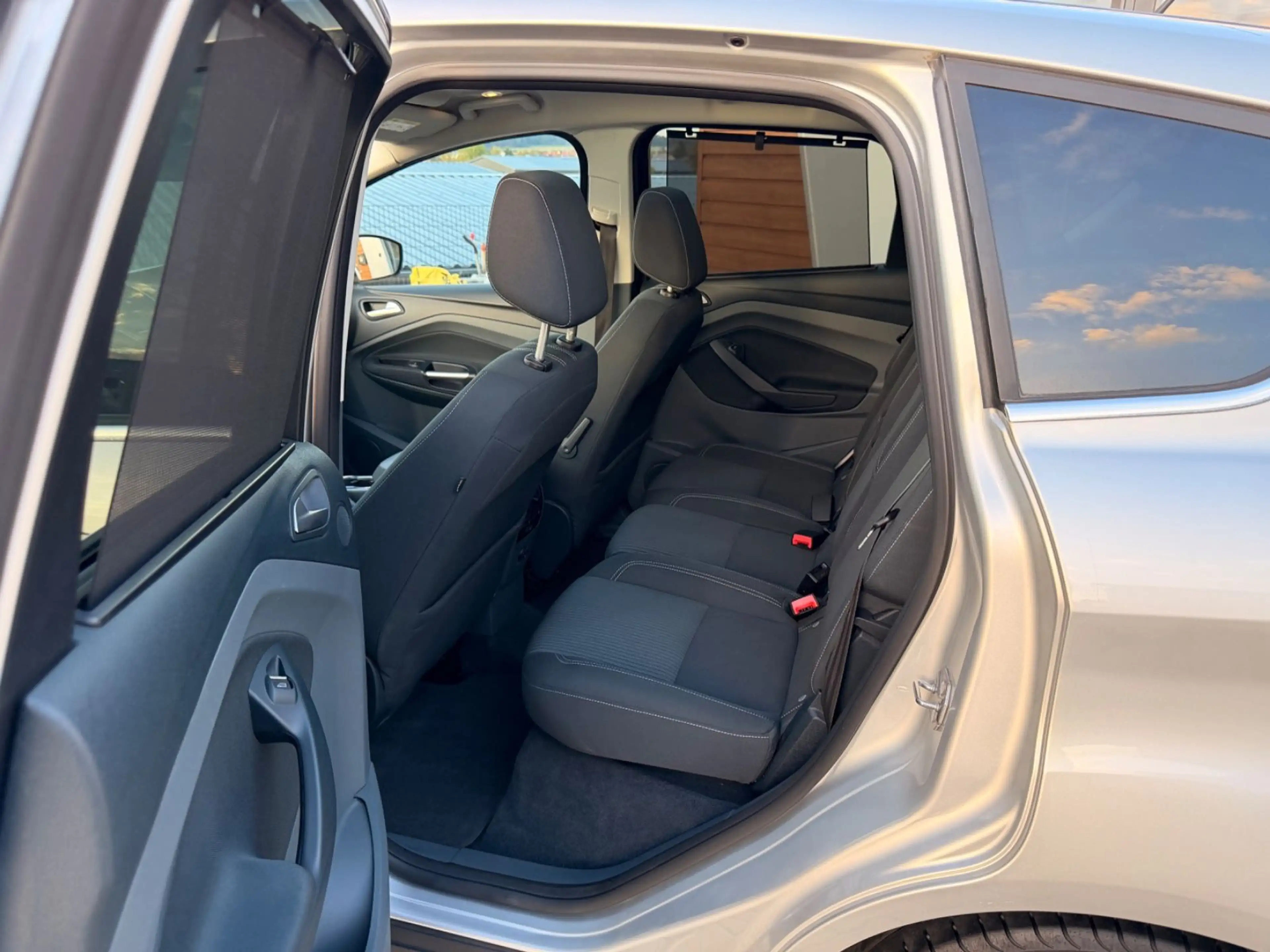Ford C-Max Titanium PANO NAVI KAMERA KEYLESS TEMPOMAT — photo 12
