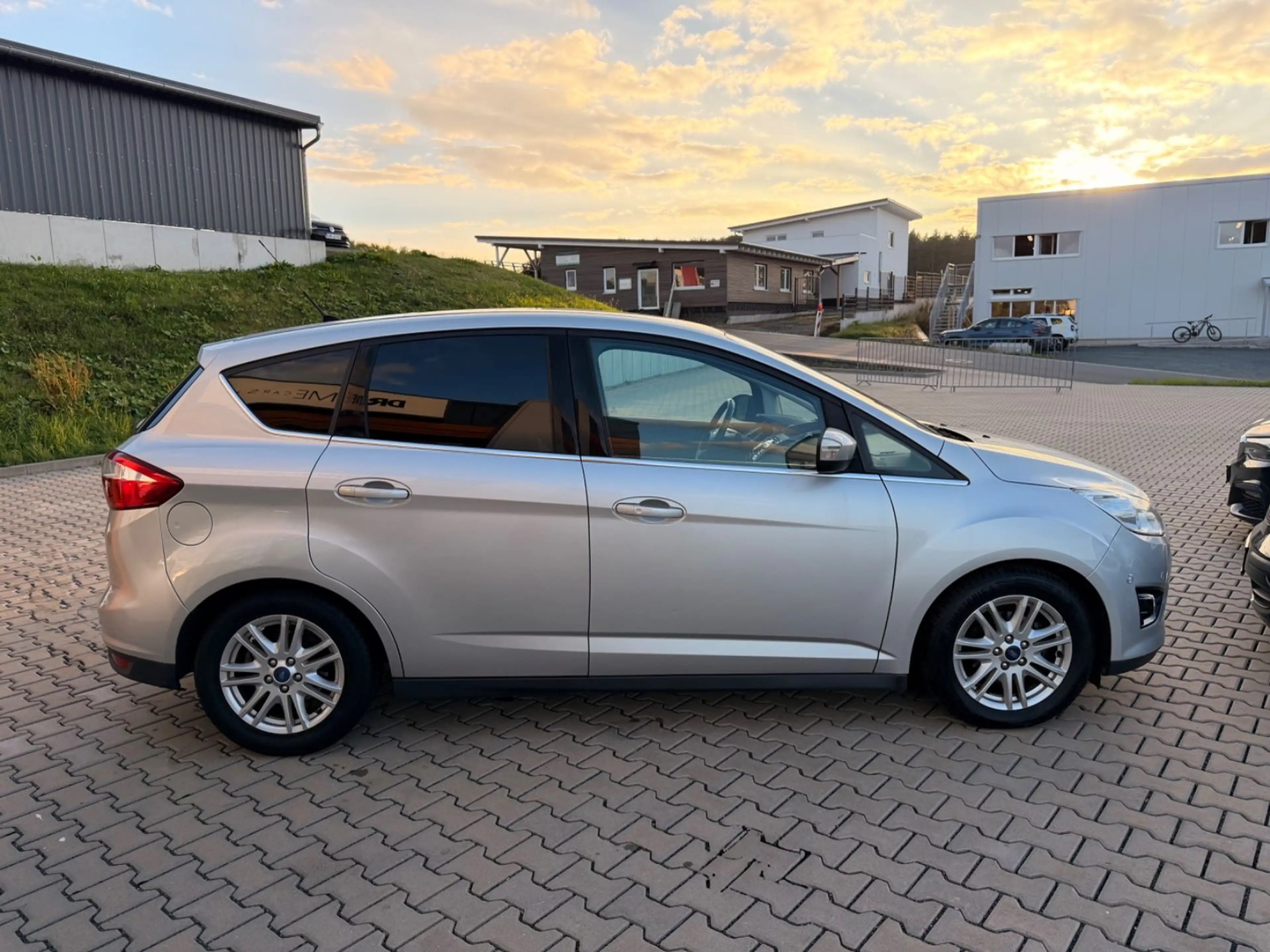 Ford C-Max Titanium PANO NAVI KAMERA KEYLESS TEMPOMAT — photo 7