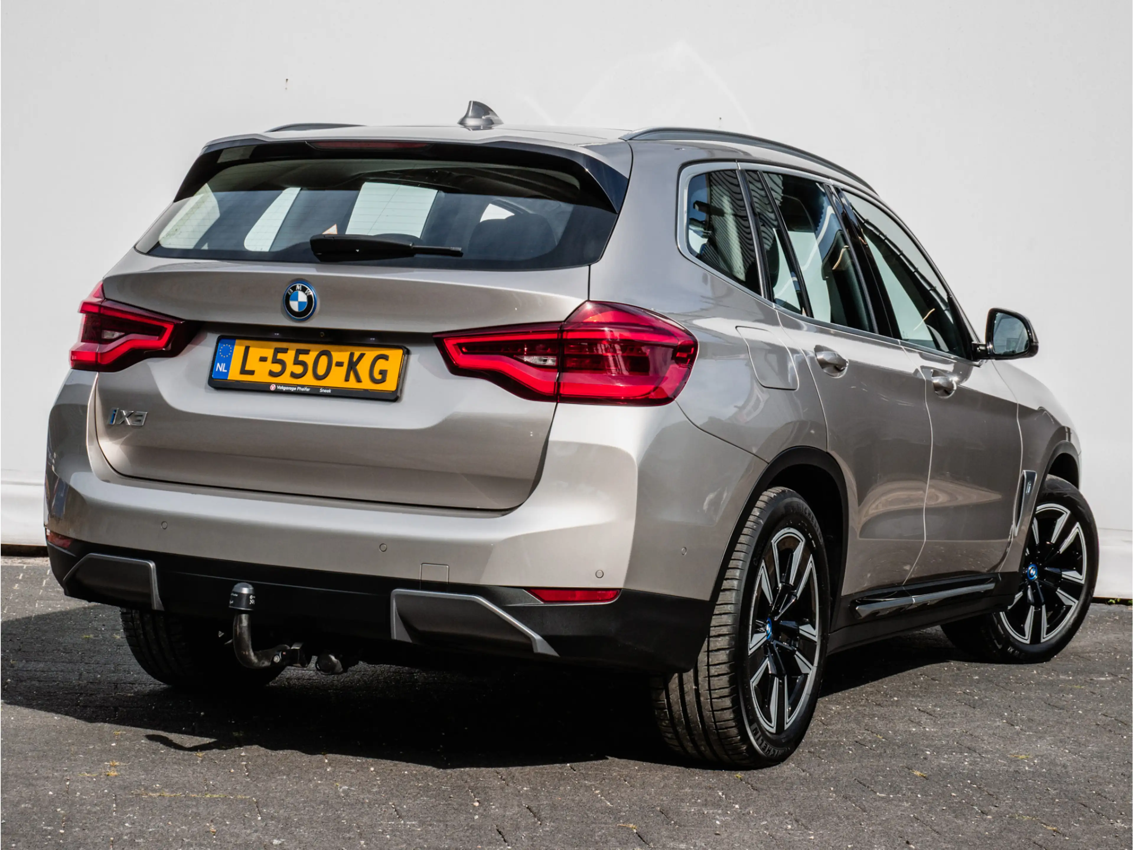 BMW iX3 Executive 80 kWh Trekhaak/ Elek. panoramadak/ Adap — photo 11