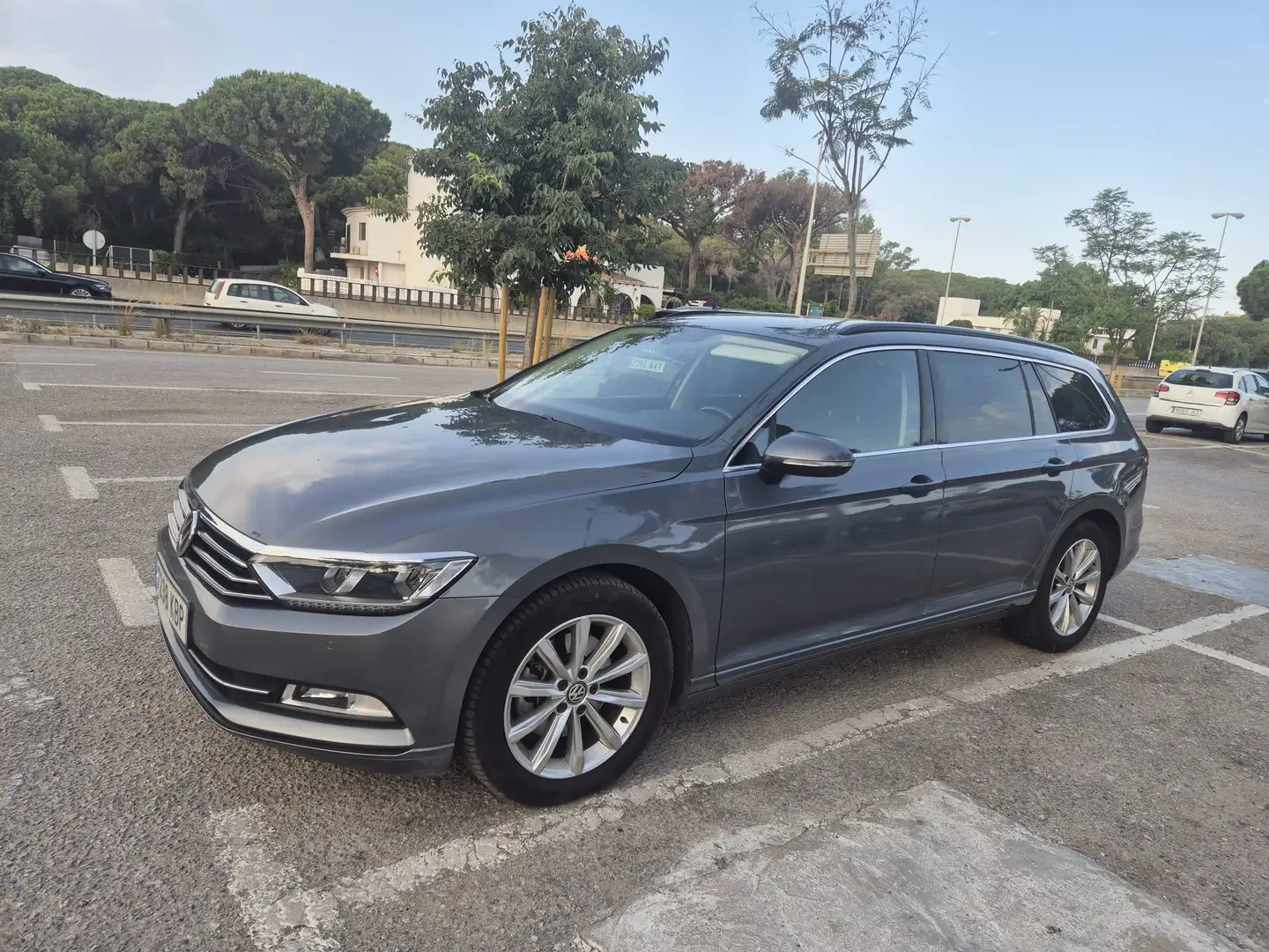 Volkswagen Passat Passat 2.0TDI Advance DSG6 110kW Advance Gris - 1