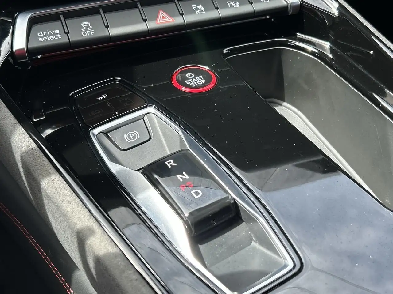 Audi RS4 снимка Audi RS4