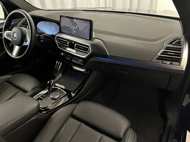 BMW X3 view 8