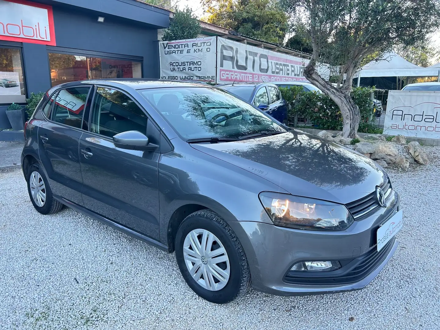 Volkswagen Polo 1.0 MPI 5P NEOPATENTATI COMFORTLINE Grigio - 1