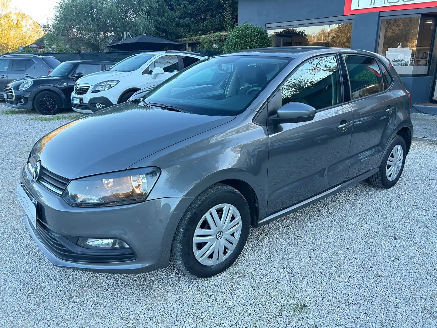 Volkswagen Polo 1.0 MPI 5P NEOPATENTATI COMFORTLINE Grigio - 2