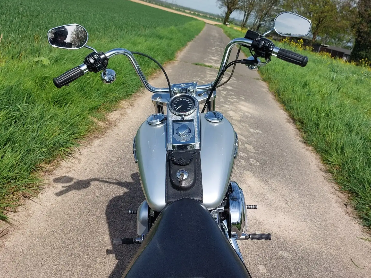 Harley-Davidson Dyna Wide Glide 1. Hand und 1a gepflegt! Argintiu - 2