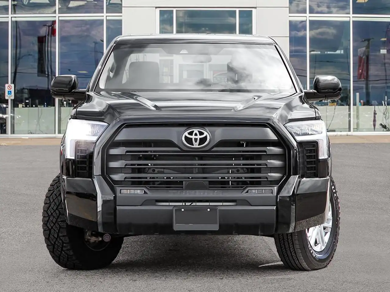 Toyota Tundra снимка Toyota Tundra