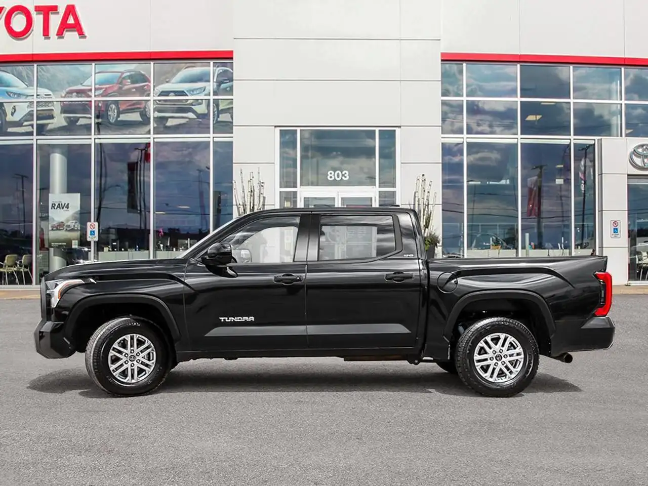 Toyota Tundra снимка Toyota Tundra