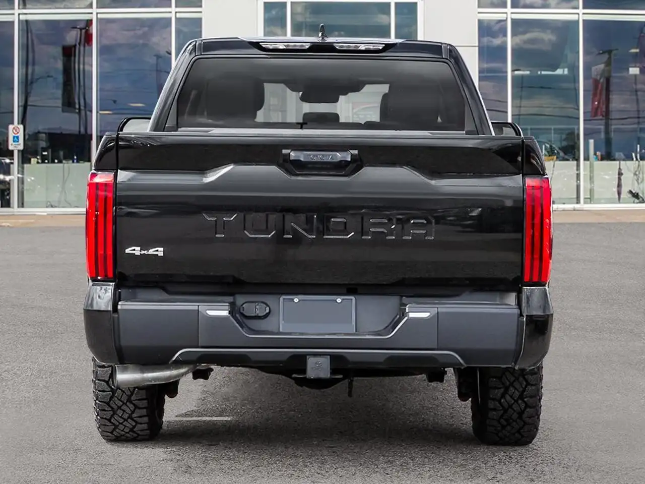 Toyota Tundra снимка Toyota Tundra
