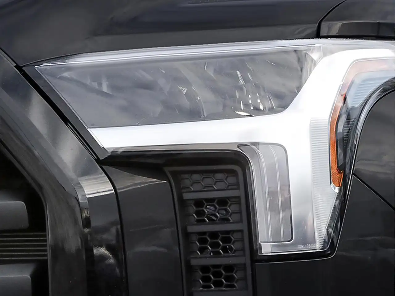 Toyota Tundra снимка Toyota Tundra