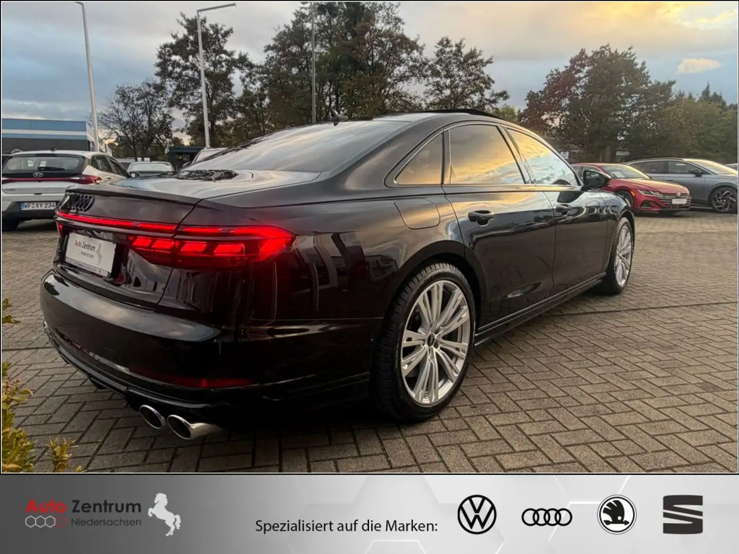 Audi S8 TFSI quat Bang+OL AHK*PANO*StandH*360°Matrix*PayTV Schwarz - 1