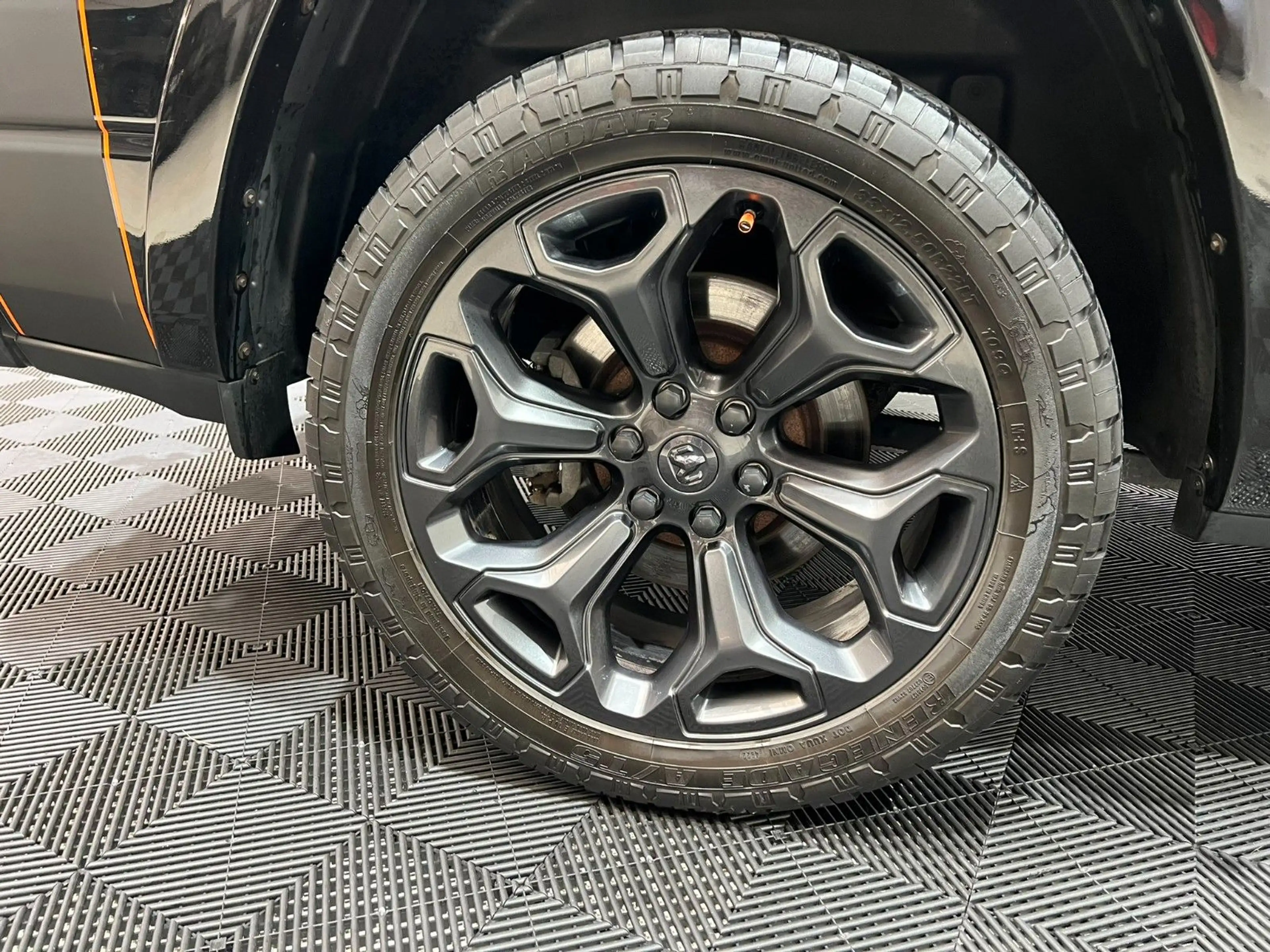Dodge RAM 1500 LIMITED NIGHT CREW CAB 4X4 *RTR UMBAU* — photo 14