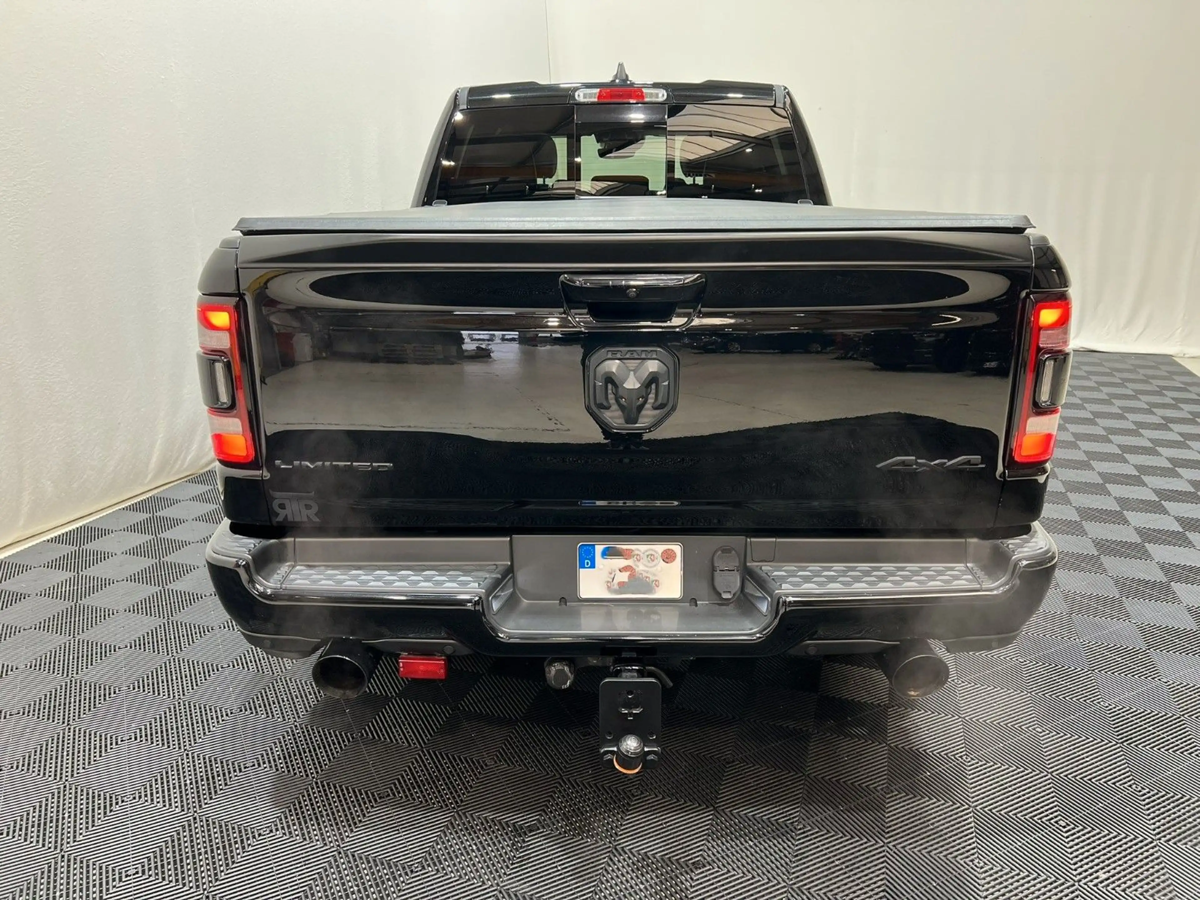 Dodge RAM 1500 LIMITED NIGHT CREW CAB 4X4 *RTR UMBAU* — photo 6